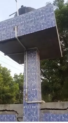 ஆபத்தான குடிநீர் தொட்டி ஆபத்தான குடிநீர் தொட்டி