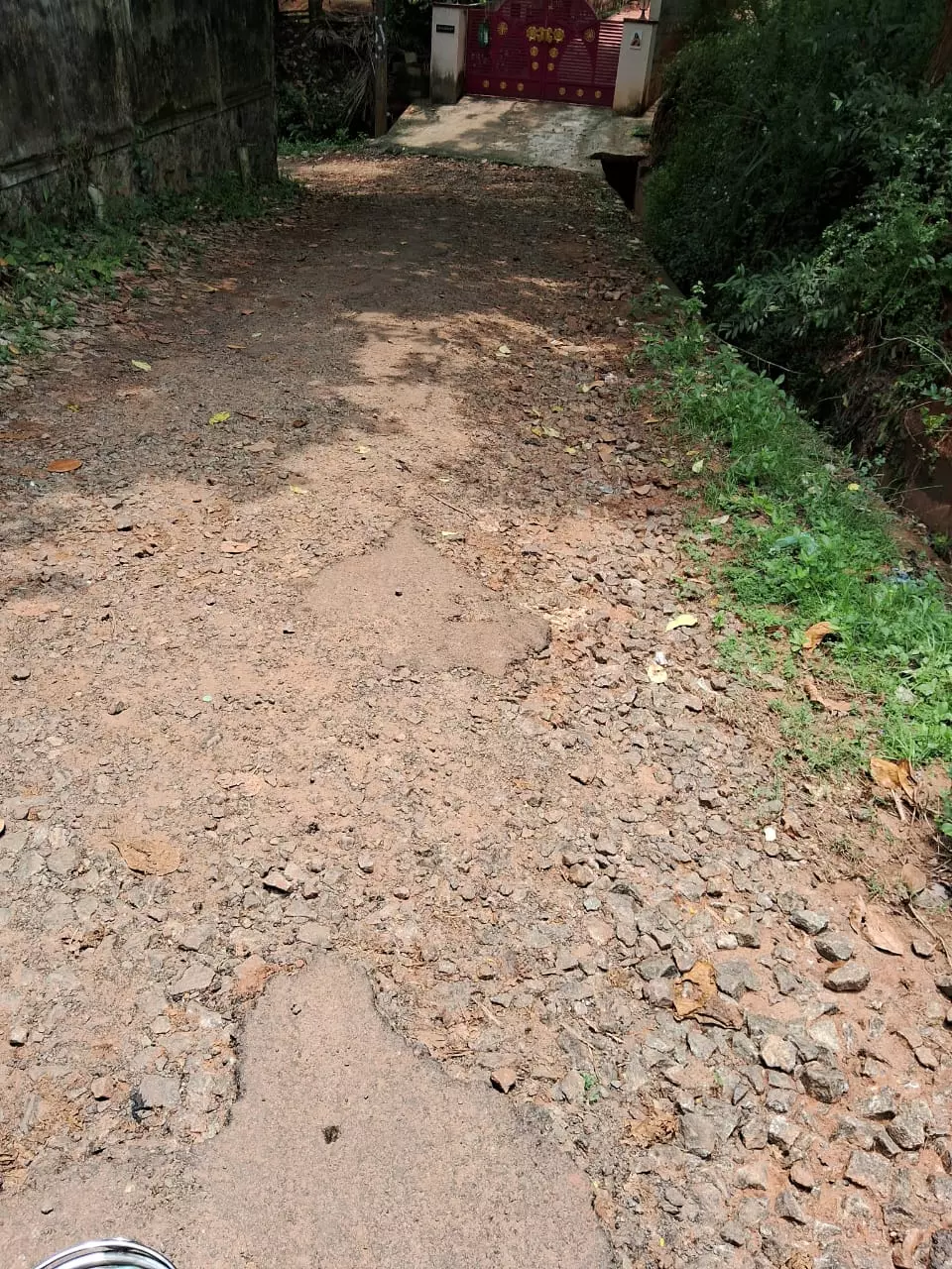 பொதுமக்கள் அவதி பொதுமக்கள் அவதி