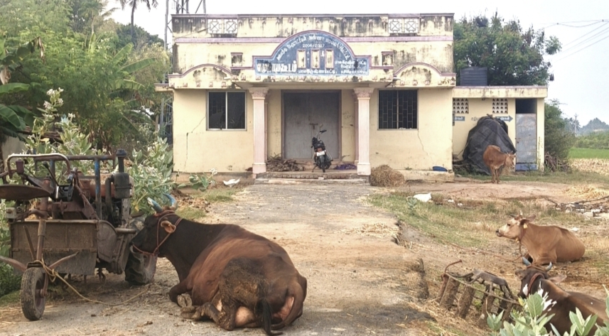 சமுதாய கூடத்தை சீரமைக்க கோரிக்கை சமுதாய கூடத்தை சீரமைக்க கோரிக்கை