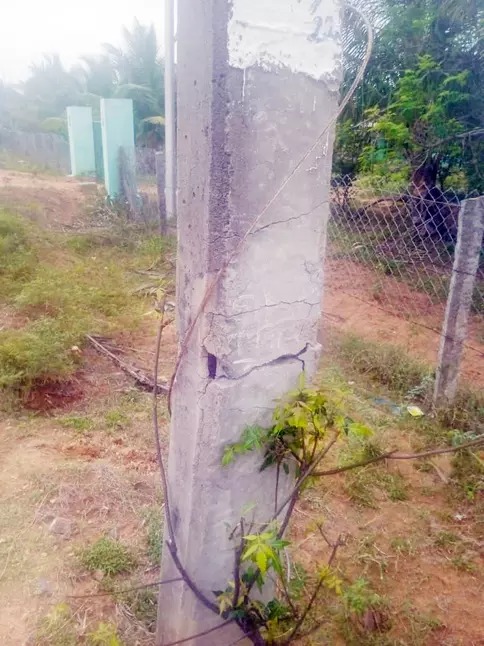 மின்கம்பம் சேதம்