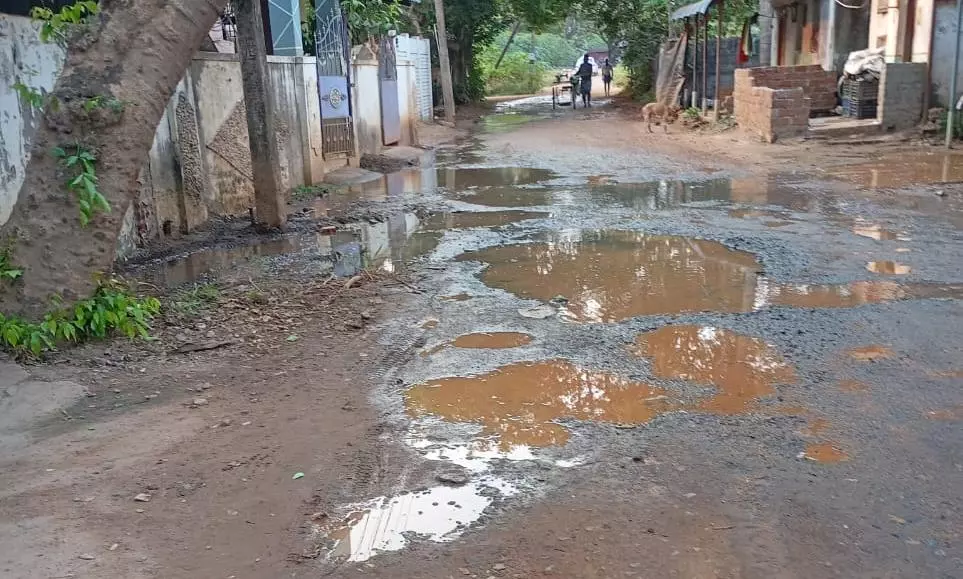 வீணாகும் குடிநீர் வீணாகும் குடிநீர்
