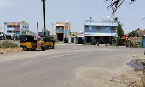 பயணிகள் நிழற்குடை கட்டப்படுமா?