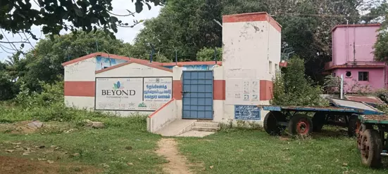 பூட்டியே கிடக்கும் சுகாதார வளாகம்
