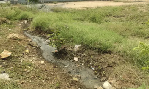 தேங்கி நிற்கும் கழிவுநீர்