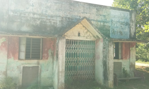 பராமரிப்பற்ற சமுதாய நலக்கூடம் பராமரிப்பற்ற சமுதாய நலக்கூடம்