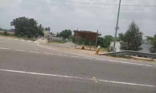 பயணிகள் நிழற்குடை கட்டப்படுமா?