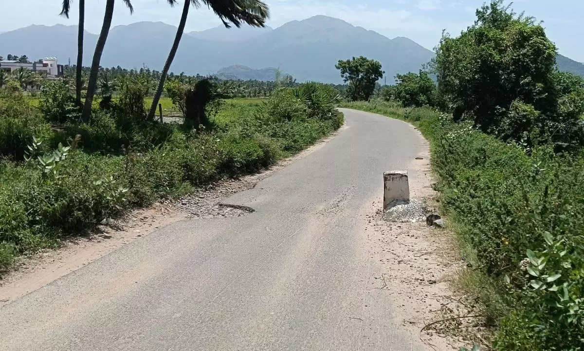 நடுகல் அகற்றப்படுமா?