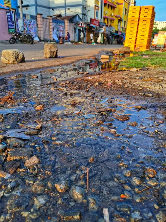 வீணாக செல்லும் குடிநீர் வீணாக செல்லும் குடிநீர்