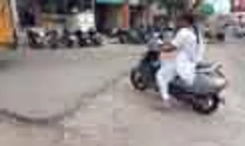 மோசமான சாலை