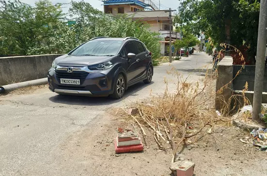 பள்ளத்தை மூட வேண்டும் பள்ளத்தை மூட வேண்டும்