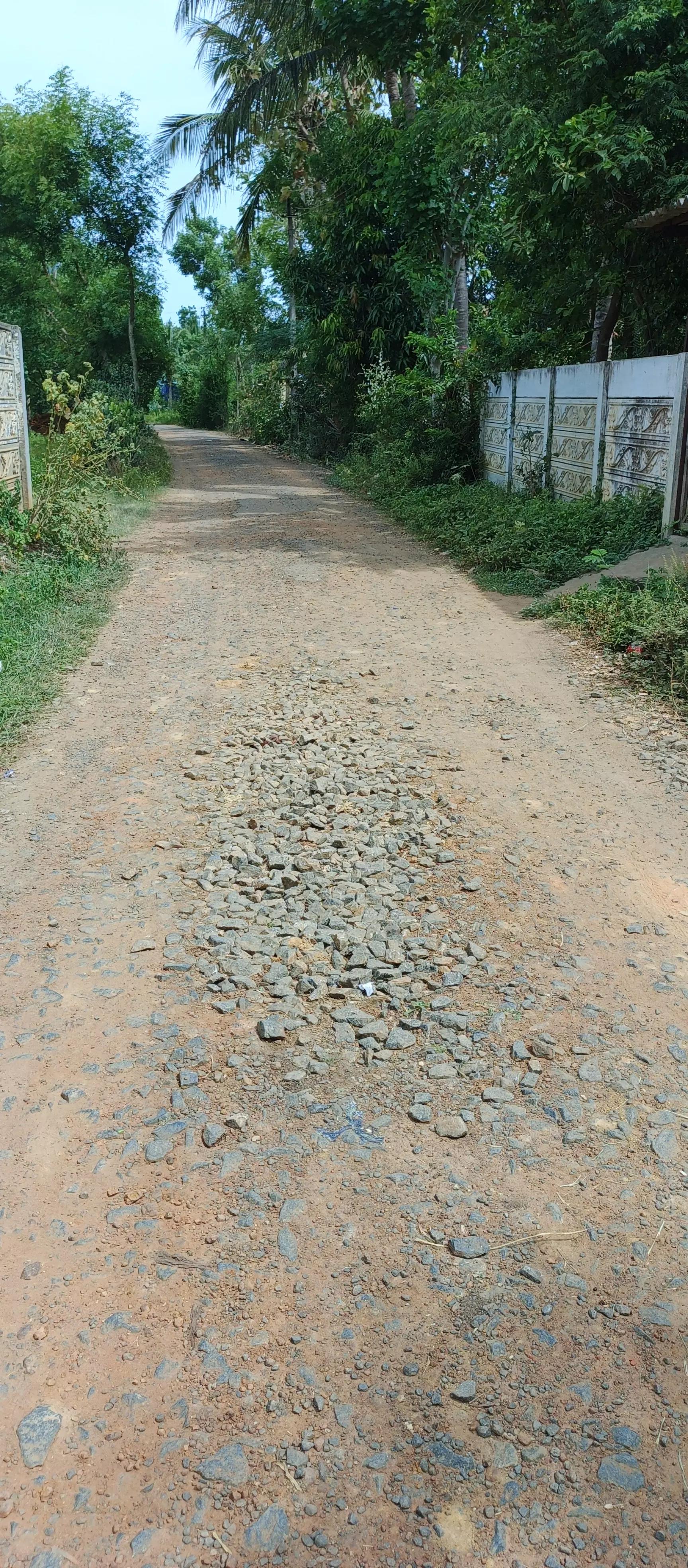 வாகன ஓட்டிகள் அவதி வாகன ஓட்டிகள் அவதி