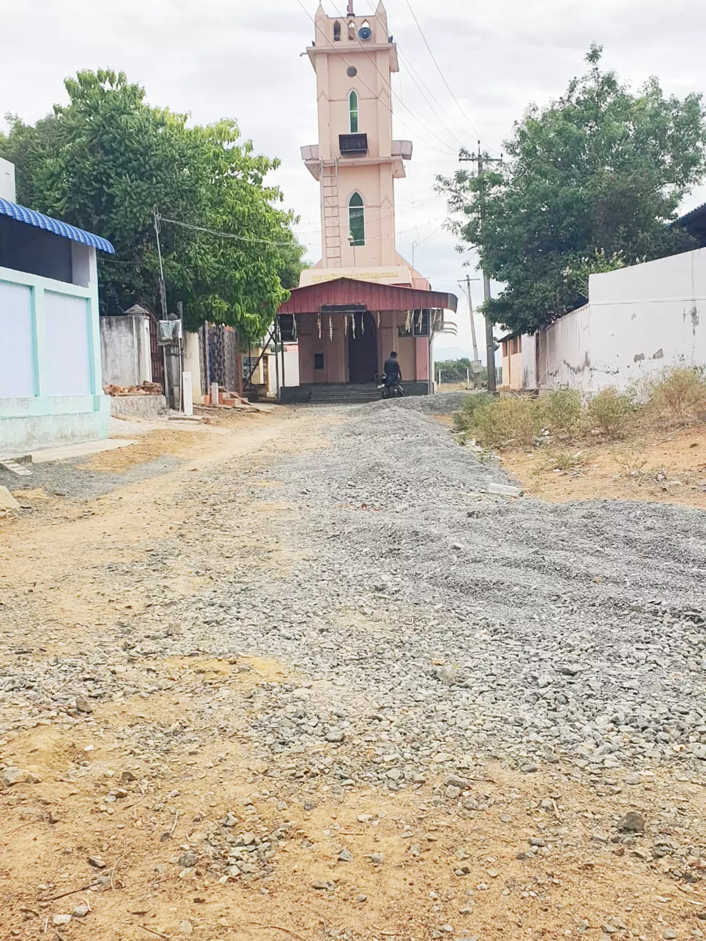 கிடப்பில் போடப்பட்ட சாலைப்பணி