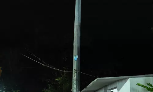 எரியாத உயர் கோபுர மின்விளக்கு