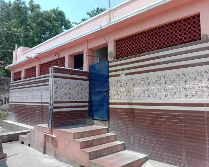 காட்சிப்பொருளான சுகாதார வளாகம்