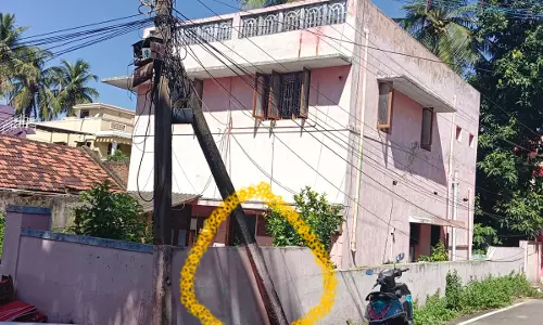 மின்கம்பம் மாற்றப்படுமா?