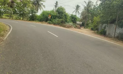 வேகத்தடை அமைக்க வேண்டுகோள்