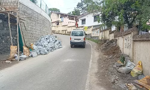போக்குவரத்துக்கு இடையூறு போக்குவரத்துக்கு இடையூறு
