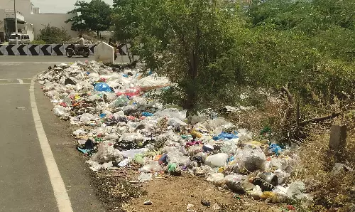 குப்பைகளை அகற்ற கோரிக்கை