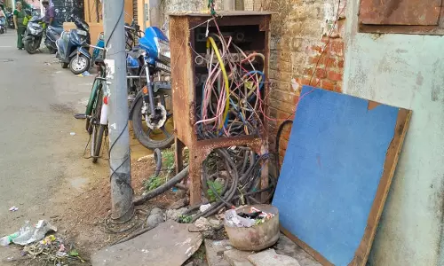 உயிரை பறிக்கும் மின்பெட்டி உயிரை பறிக்கும் மின்பெட்டி