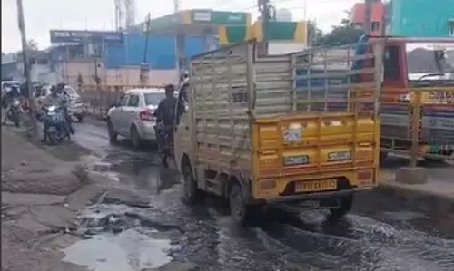 சாலையில் கழிவுநீர்....