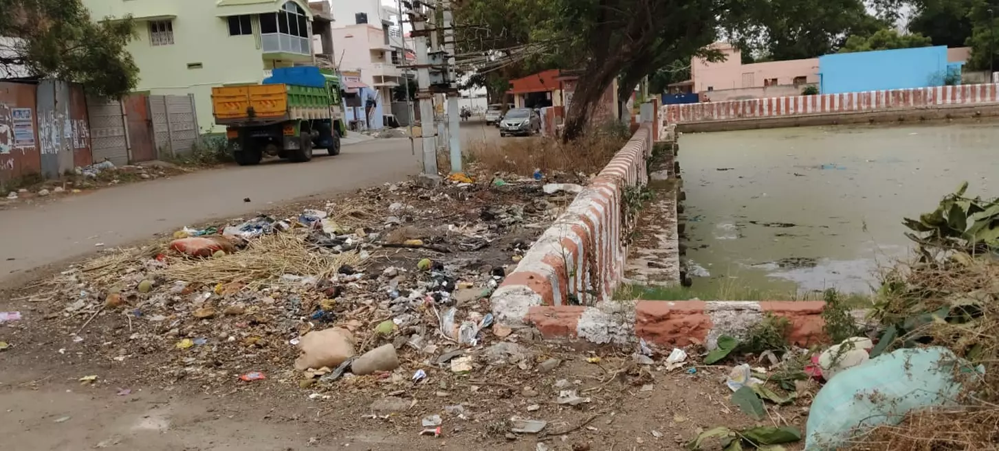 குப்பைத்தொட்டி அமைக்க வேண்டும் குப்பைத்தொட்டி அமைக்க வேண்டும்