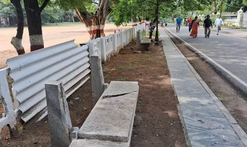 கற்களால் ஆன இருக்கை சேதம்