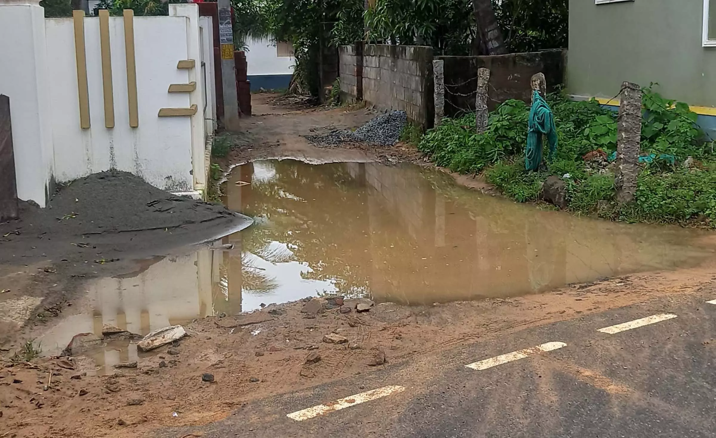 வடிகால் ஓடை தேவை வடிகால் ஓடை தேவை