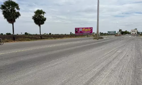 விபத்தில் சிக்கும் வாகன ஓட்டிகள்