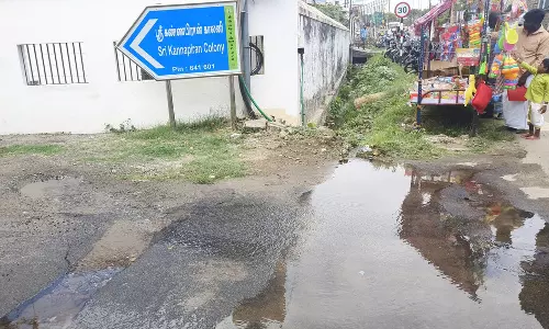 குழாய் உடைந்து வீணாகும் குடிநீர்