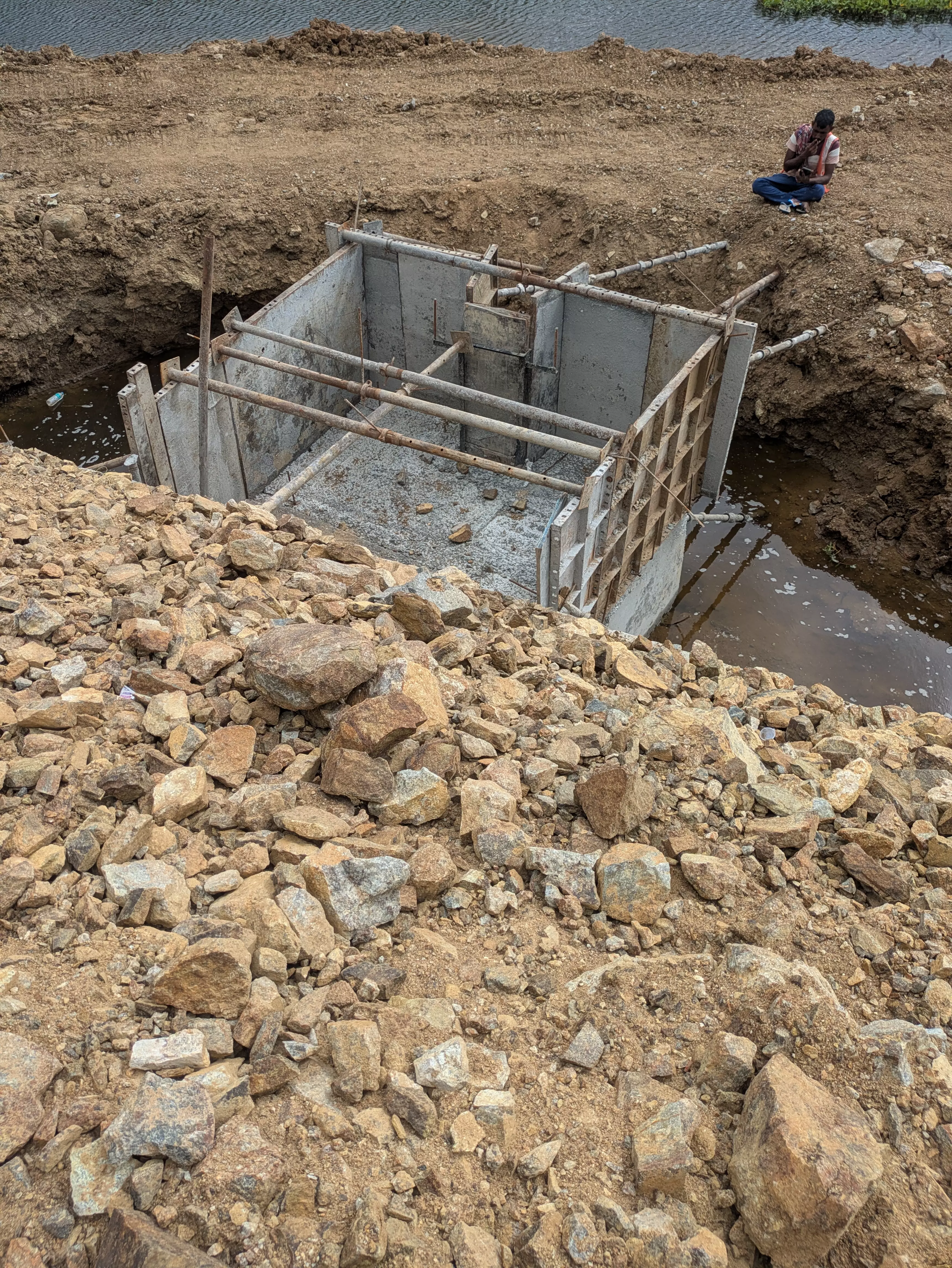 விரைந்து சீரமைக்க வேண்டும் விரைந்து சீரமைக்க வேண்டும்