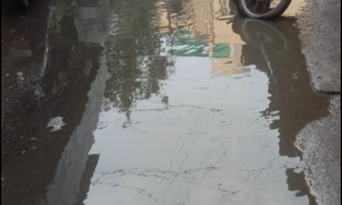 சாலையில் தேங்கும் கழிவுநீர்