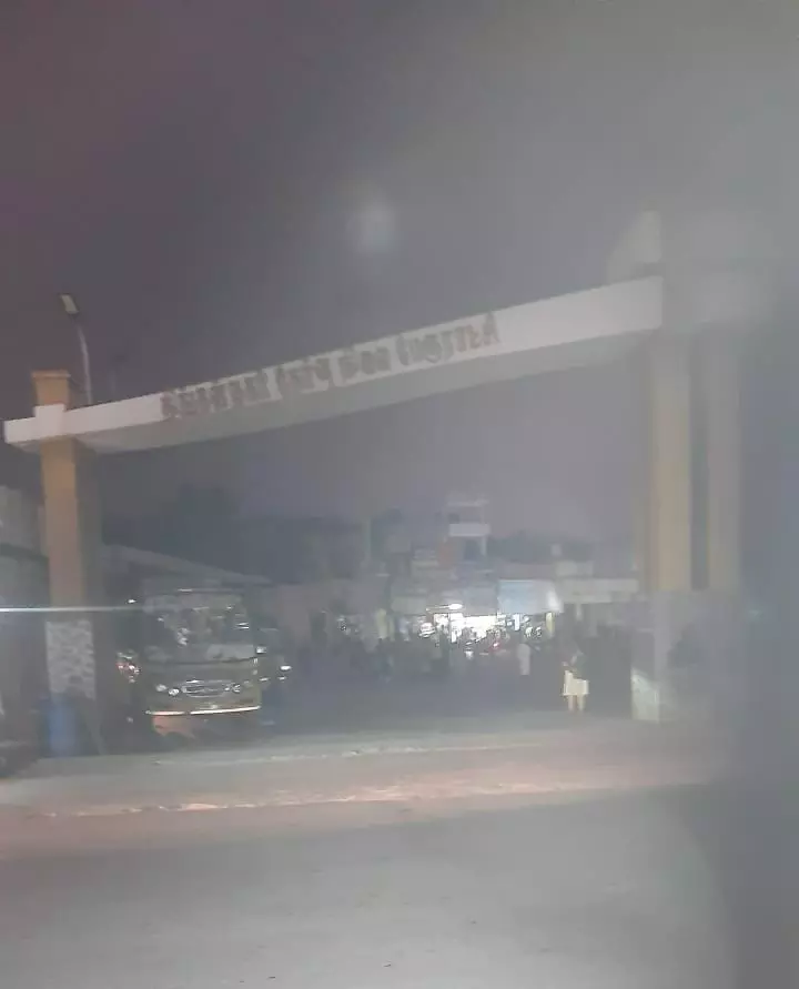 பயணிகள் அவதி பயணிகள் அவதி