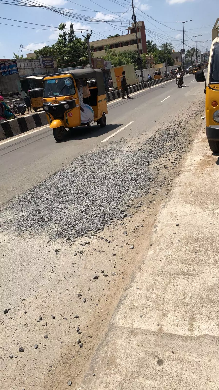 சாலை சீர்செய்யப்படுமா? சாலை சீர்செய்யப்படுமா?