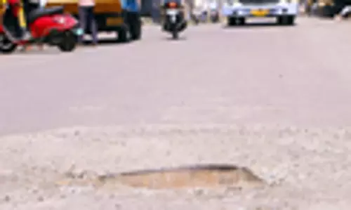ஆபத்தான பாதாள சாக்கடை மூடி