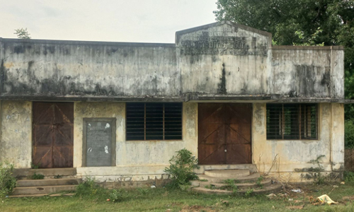 பூட்டிேய கிடக்கும் சமுதாயக்கூடம்