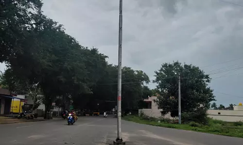 உயர்கோபுரத்தில் மின்விளக்குகள் பழுது