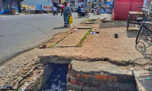 கால்வாய்க்கு சிமெண்டு சிலாப் போடுவார்களா?