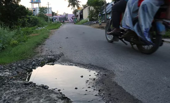 குடிநீர் குழாயில் உடைப்பு