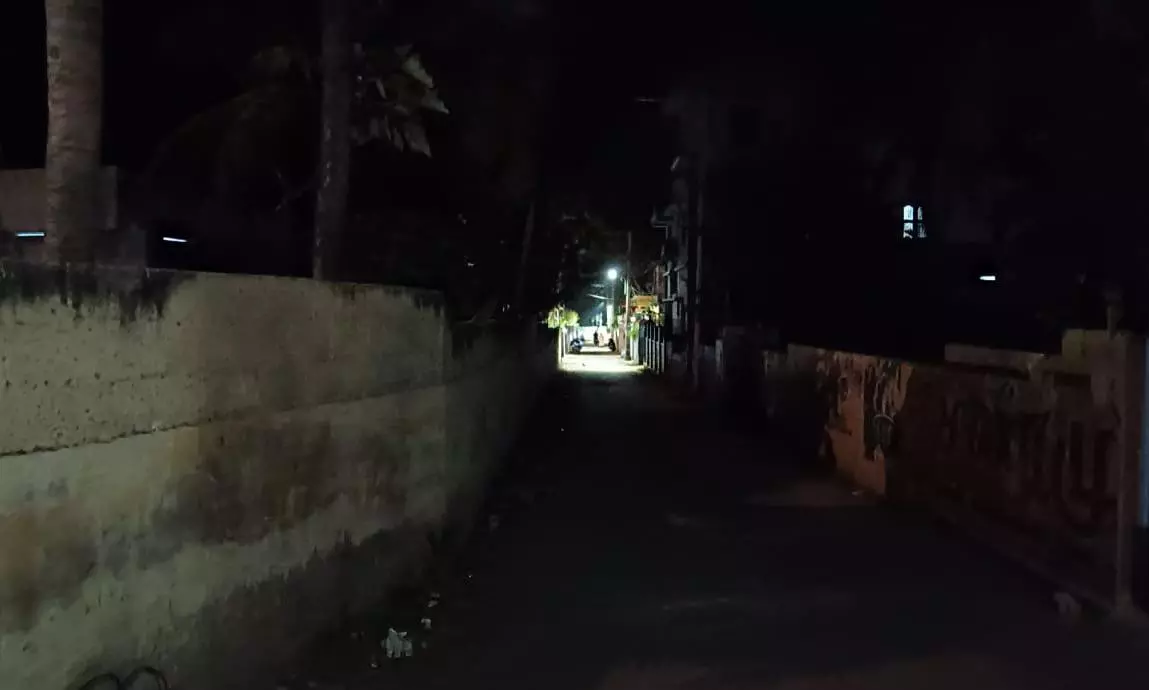 எரியாத தெருவிளக்குகள்