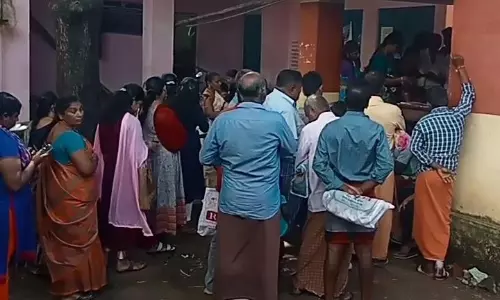 பொதுமக்கள் அவதி பொதுமக்கள் அவதி