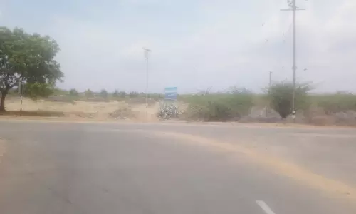 மின்விளக்கு தேவை மின்விளக்கு தேவை