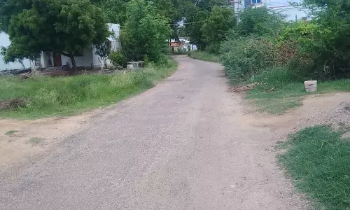 வாகன ஓட்டிகள் அவதி வாகன ஓட்டிகள் அவதி