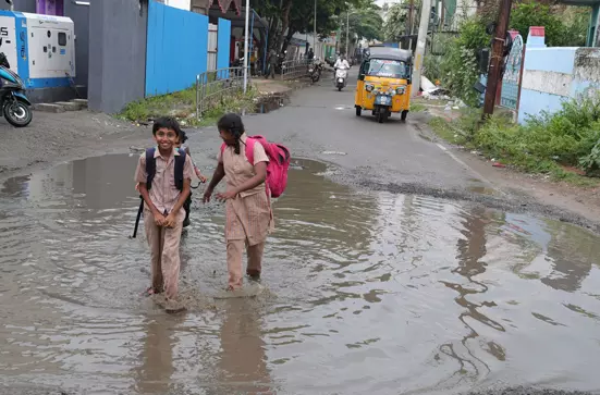 சாலையை சீரமைக்க வேண்டும்