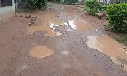 சாலை சீரமைக்கப்படுமா? சாலை சீரமைக்கப்படுமா?