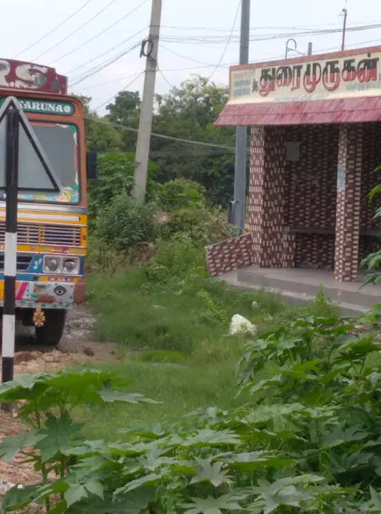 நிறுத்தத்தில் நிற்காத பஸ்கள்