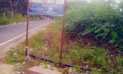 பயணிகள் நிழற்கூடம் கட்டப்படுமா?