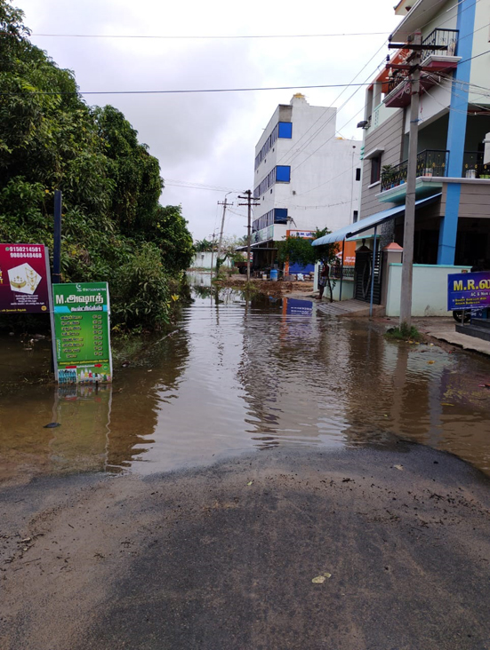 மழைநீர் வடிகால் வசதி தேவை