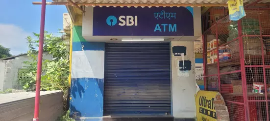 பூட்டியே கிடக்கும் ஏ.டி.எம். மையம் பூட்டியே கிடக்கும் ஏ.டி.எம். மையம்