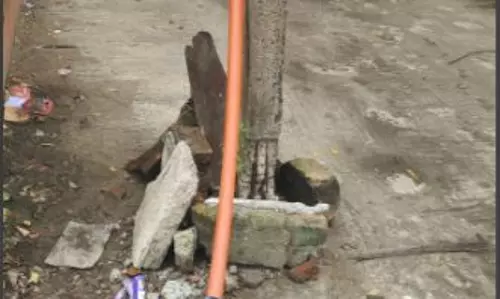 மின்கம்பம் மாற்றப்படுமா?