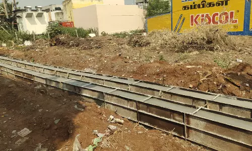 வாய்க்கால் அமைக்கும் பணி வாய்க்கால் அமைக்கும் பணி